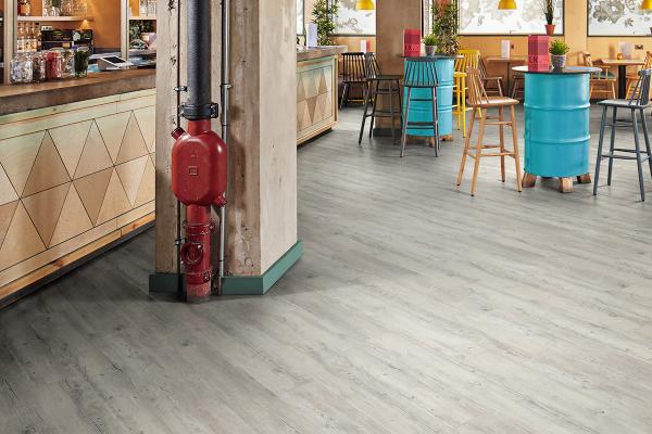 VGW111T Light Distressed Oak Restaurant Bar P1_CM